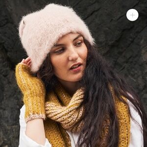 Emilime Soft Pink Suri Alpaca + Wool Hat – NWT 🌸❄️